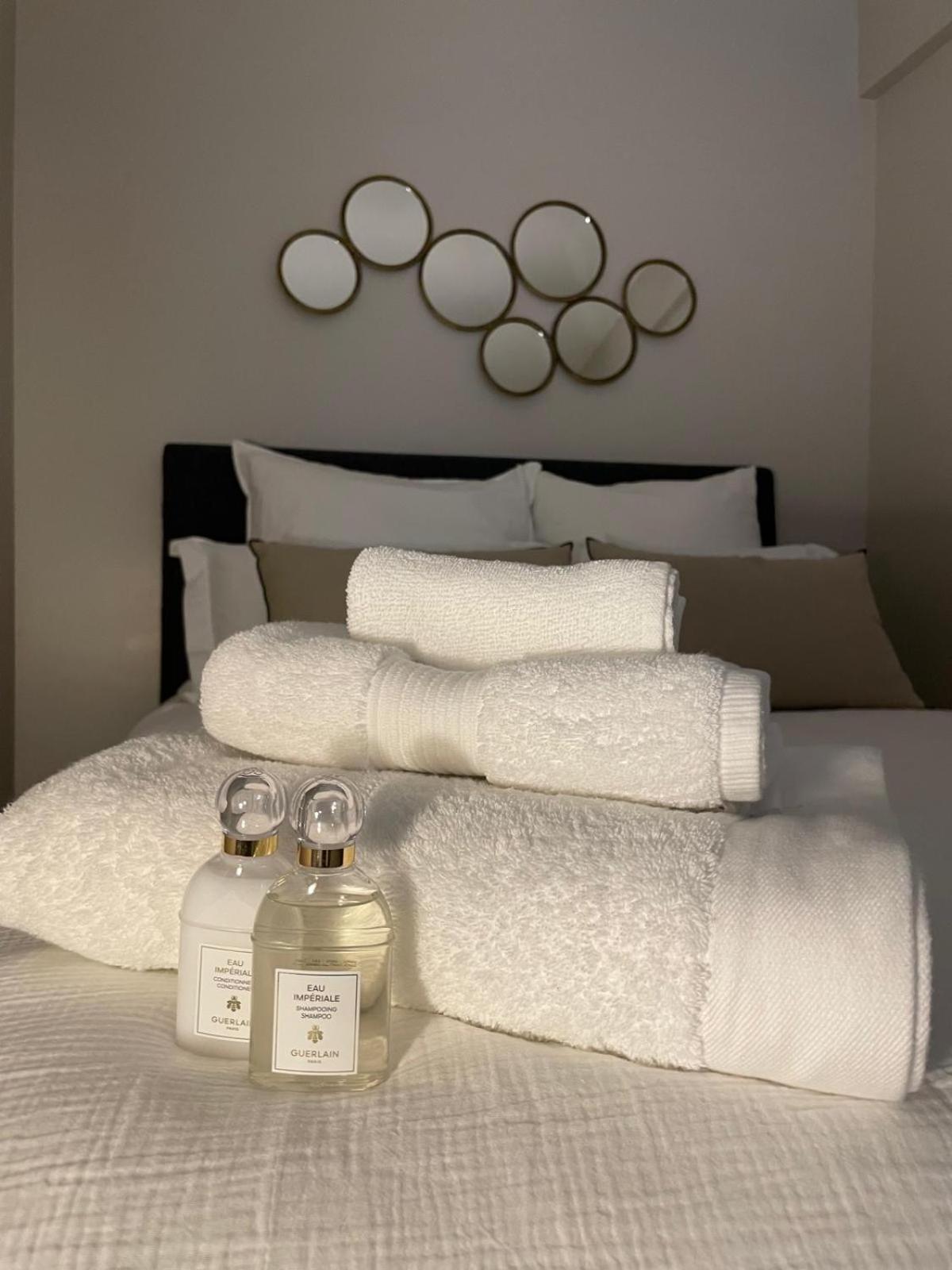 Swan House Champs Elysee *
