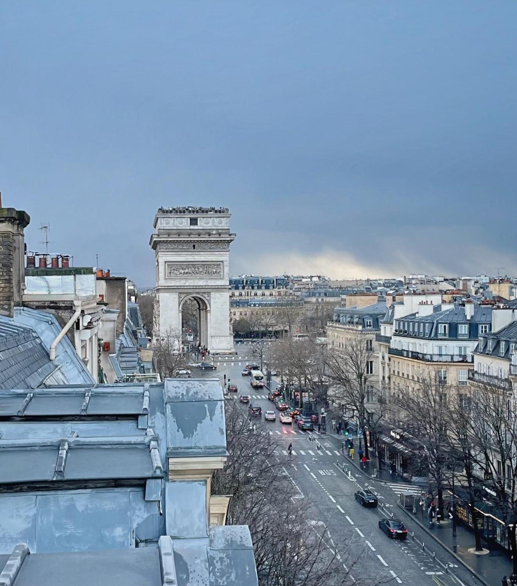 Swan House Champs Elysee Paris